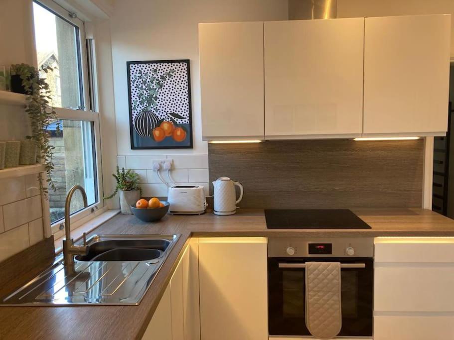 Garden Apartment, Central Harrogate With Parking Екстериор снимка